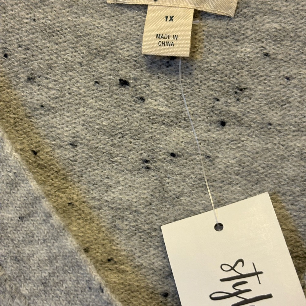 Style & Co. Gray V-Neck Women's sweater - Picture 6 of 8